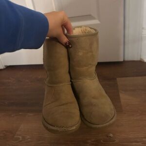 Ugg Tan Suede Boots with Shearling Lining